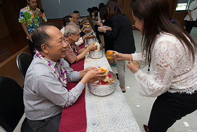 บริษัท ธรรมนิติ จำกัด (มหาชน) ได้จัดงานสืบสานประเพณีสงกรานต์ เนื่องในวันปีใหม่ไทย ๒๕๖๐