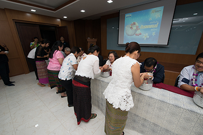 บริษัท ธรรมนิติ จำกัด (มหาชน) ได้จัดงานสืบสานประเพณีสงกรานต์ เนื่องในวันปีใหม่ไทย ๒๕๖๐